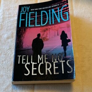 👁️4/$10👁️ tell me no secrets by Joy Fielding